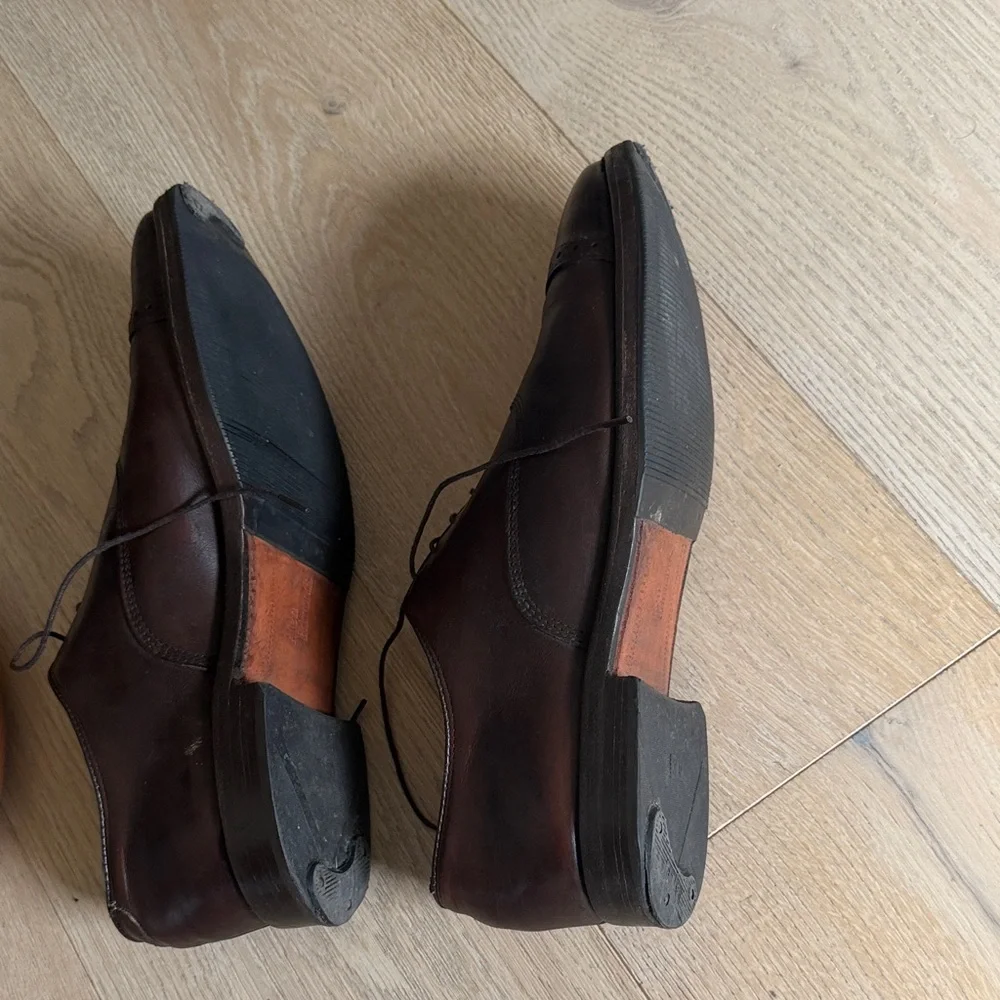 Allen Edmonds Fifth Avenue 9.5 D Oxfords in dark brown - Picture 2 of 6